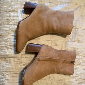 Brown square tow bootie